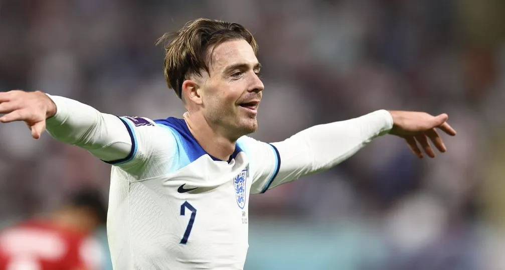 The Art of Winning: Fouls and Intelligence