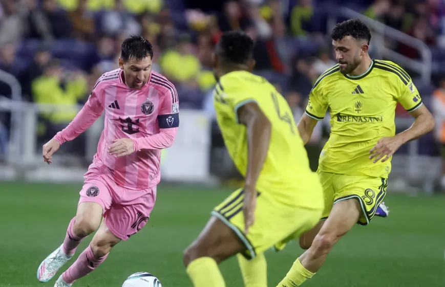 Comparing Messi’s Milestone to Ronaldo’s Achievements